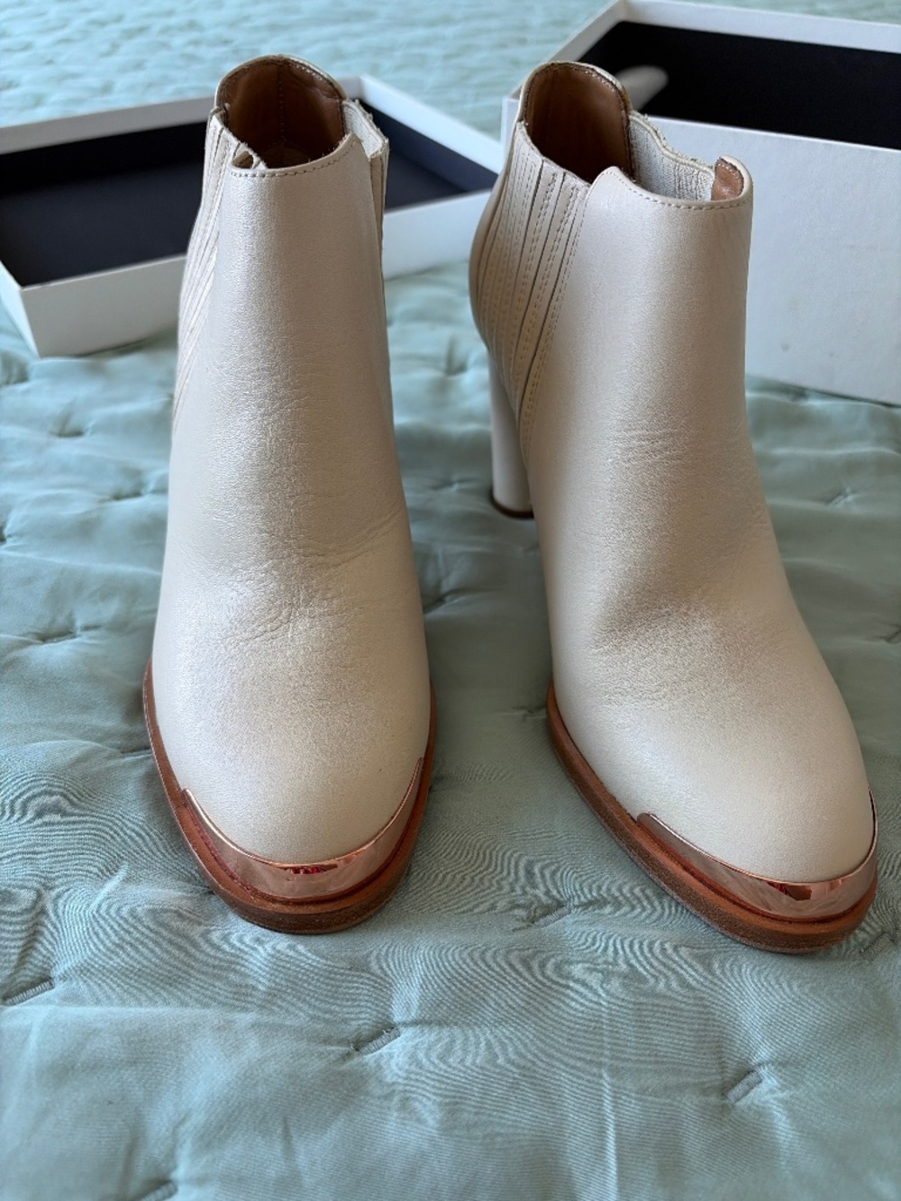 Veronique Branquinho Milk Leather Chelsea Ankle Boots Rose Gold Toe  Size 5.5